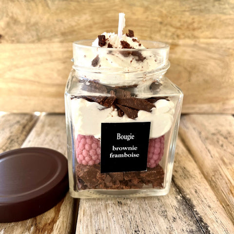 Bougie pot carré brownie framboise