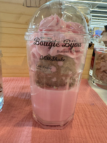 Bougie bijou milk shake fraise ( bracelet strass )